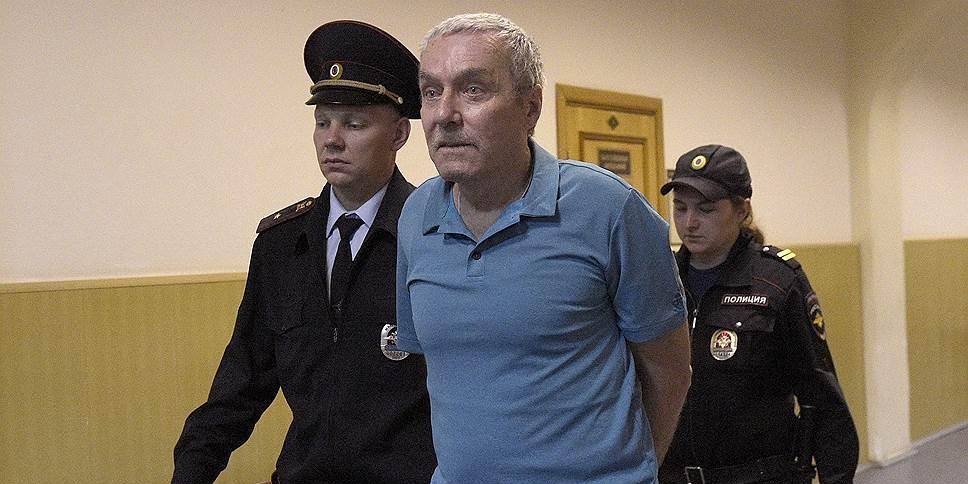 Отца полковника Захарченко освободили