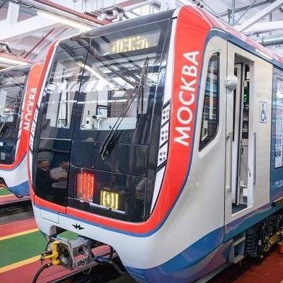 Еще 14 новых поездов "Москва" начали курсировать на Некрасовской и Большой кольцевой линиях метро