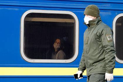 Украинцев попросили не возвращаться из-за границы в связи с коронавирусом