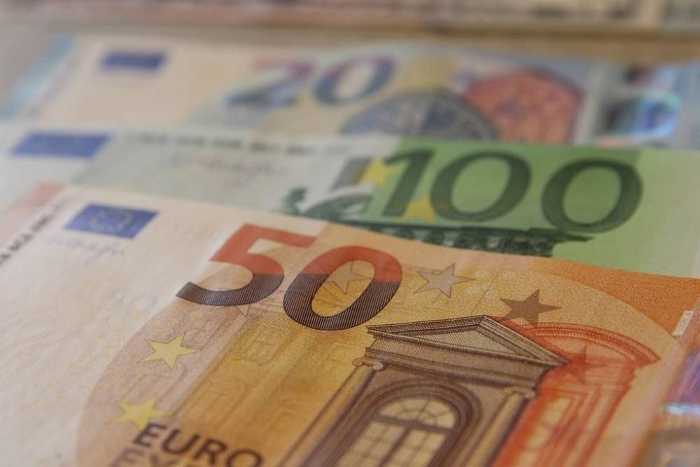 Болгария откладывает переход на евро из-за коронавируса