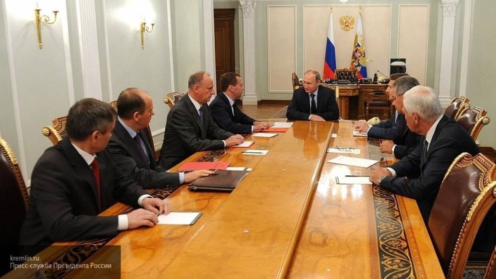 Путин продлил полномочия Попова на посту заместителя секретаря Совбеза РФ