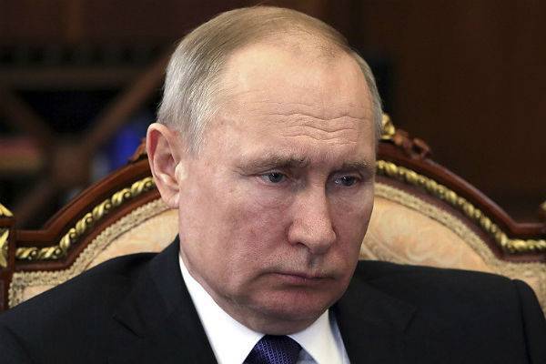 Путин назвал борьбу с коронавирусом профессиональной