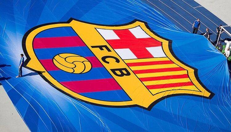 «Барселона» сократила зарплаты футболистам для выплат сотрудникам ФК