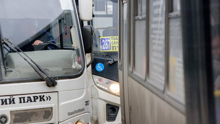 В Петербурге закроют более 120 маршрутов общественного транспорта из-за коронавируса