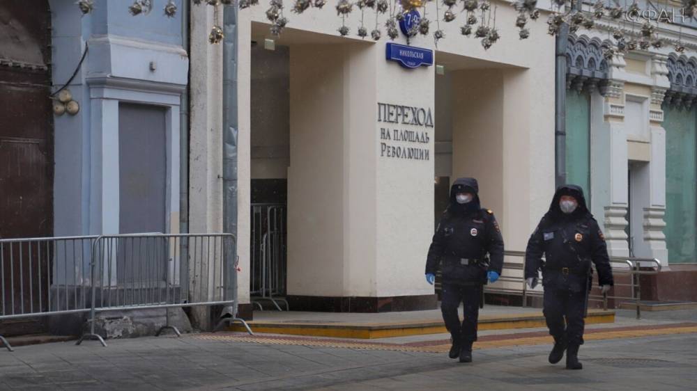 Мошенники начали вымогать у московских пенсионеров взятки «за нарушение карантина»