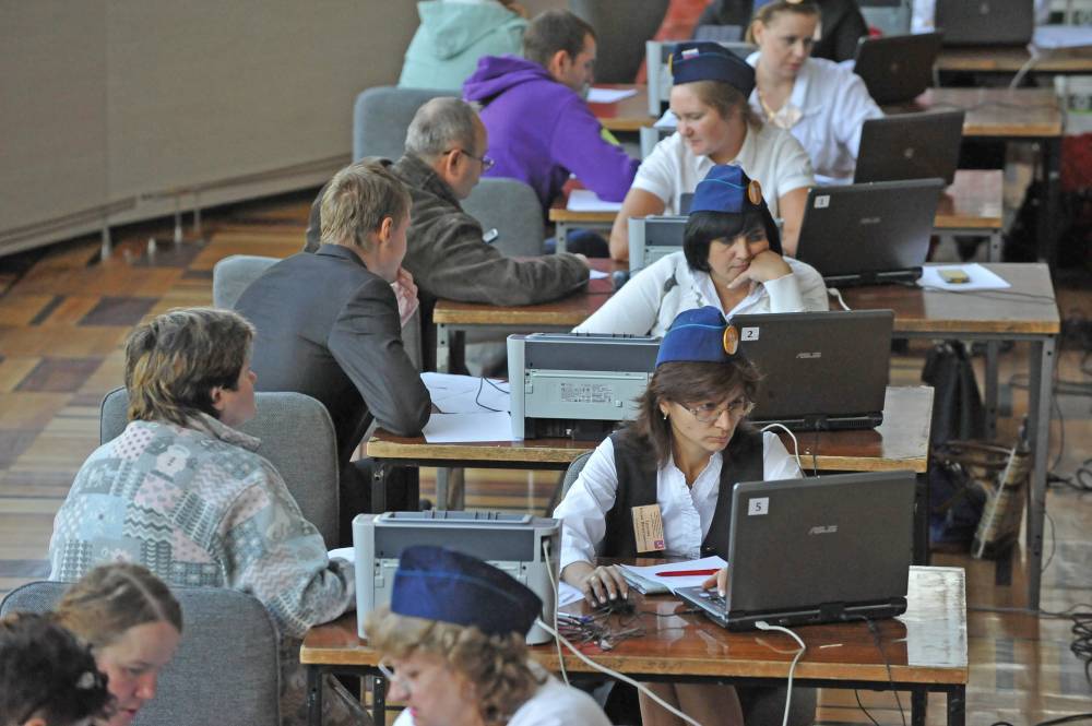 Более 10 тысяч москвичей обратились за пособием по безработице