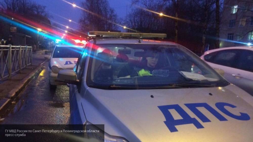 Пассажир BMW погиб в лобовом столкновении с фурой в Саратовской области