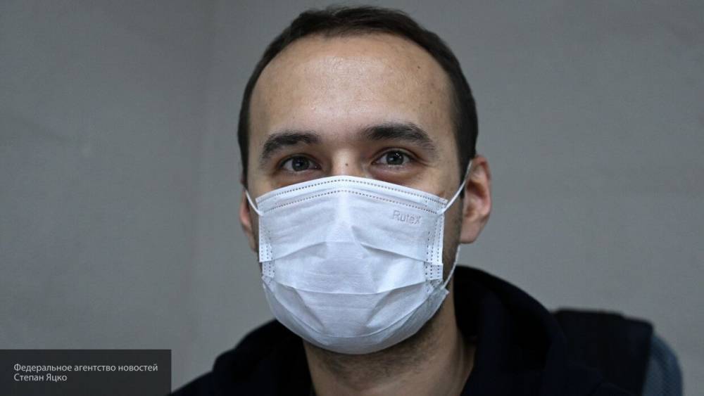 Доктора РФ показали эффективный способ создания медицинской маски дома