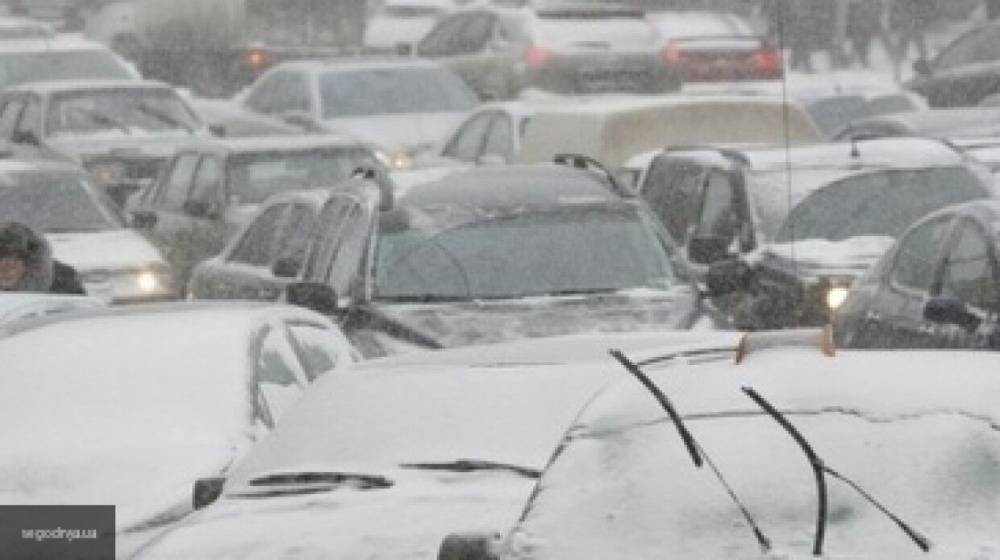 Сильный снегопад спровоцировал столкновение 40 машин в Тульской области