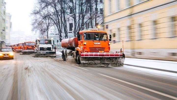 Москву накрыло снегом: на летних шинах на дороги не выезжай