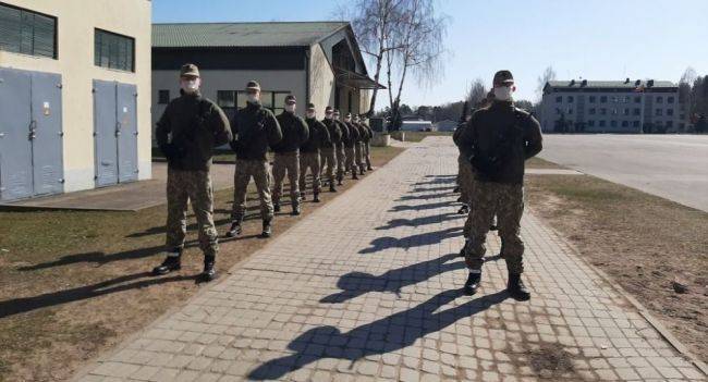 В Литву прибыли медики, чтобы спасать от эпидемии солдат НАТО