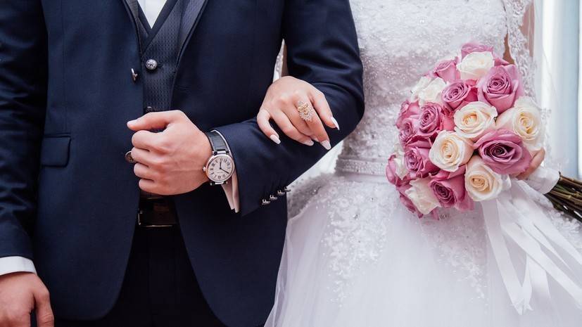 В России временно приостановят торжественную регистрацию браков