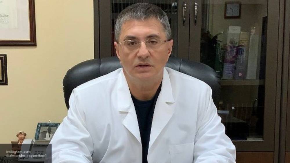 Доктор Мясников призвал заботиться о пожилых на фоне коронавируса
