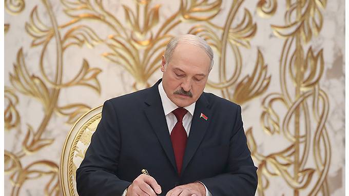 Эксперт: Лукашенко перестал игнорировать коронавирус