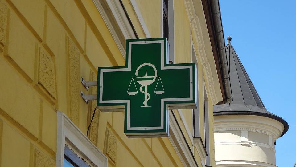 Совфед одобрил закон об ответственности за завышение цен на лекарства