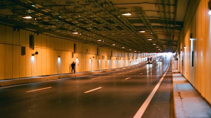 В тоннеле петербургской дамбы временно ограничат движение