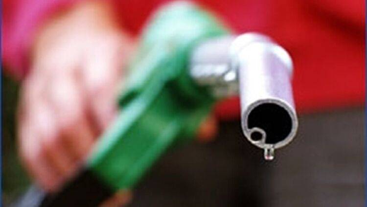 Правительство РФ примет меры по сдерживанию цен на топливо