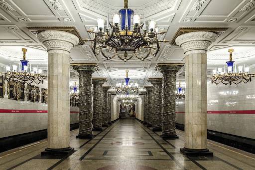 В Петербурге ограничат работу метро по вечерам