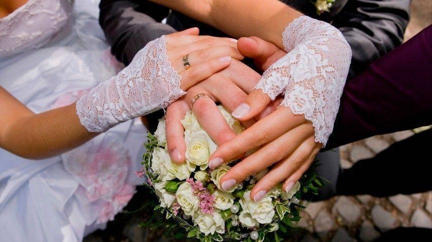 Минюст предложил отложить регистрацию браков в России из-за коронавируса