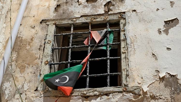 Боевики ПНС Ливии атакуют мирных жителей из аэропорта, прикрываясь гражданскими самолетами