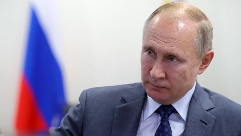 Путин заявил, что Россия уходит от нефтезависимости, но это не сделать "щелчком пальцев"