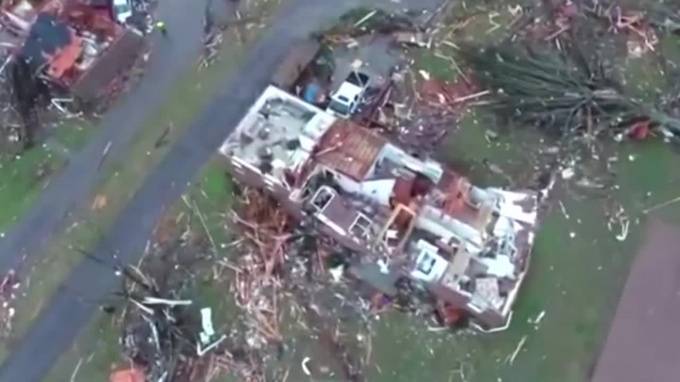 Торнадо в Теннесси унес жизни 25 человек