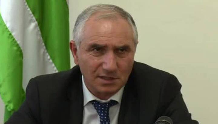 Абхазия просит Россию возбудить дело об отравлении кандидата в президенты