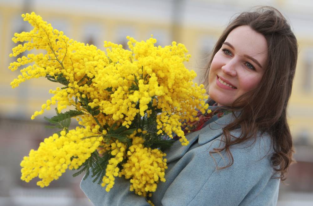 Более 30 тысяч цветов подарят женщинам волонтеры 8 марта в Москве