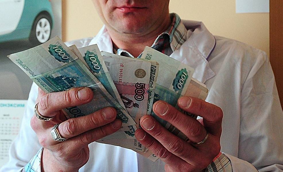 Средняя зарплата жителя Удмуртии за год составила 34 тысячи рублей