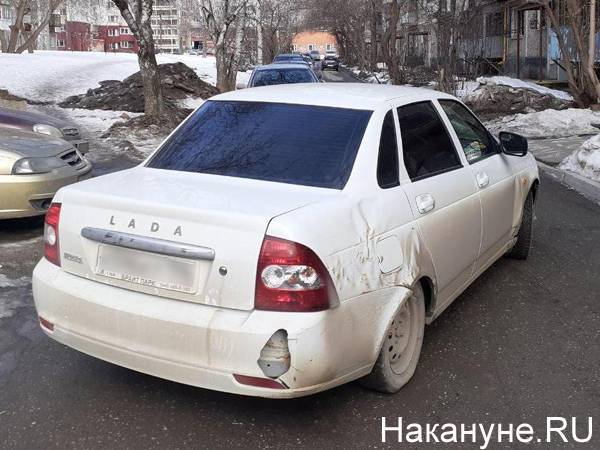Цыган, сбивший девушку в Екатеринбурге, приехал в суд на том же поврежденном автомобиле
