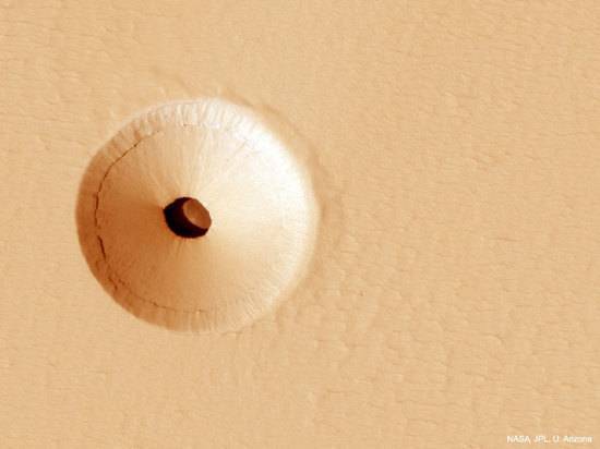 В NASA рассказали о потенциально обитаемой дыре на Марсе