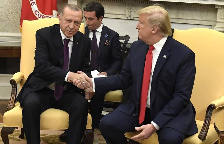 Эрдоган попросил Трампа помочь с боеприпасами из-за операции в Идлибе