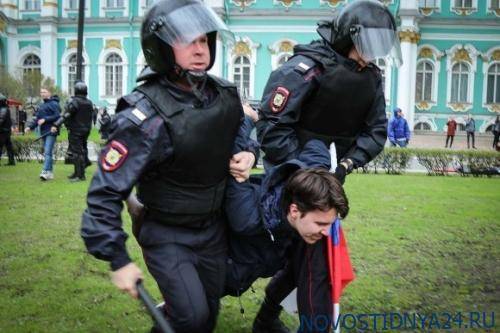 Спикер петербургского парламента призвал носить силовиков на руках