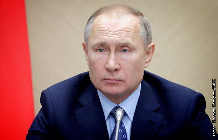 ФСБ сообщила Путину об иностранном происхождении фейков про коронавирус
