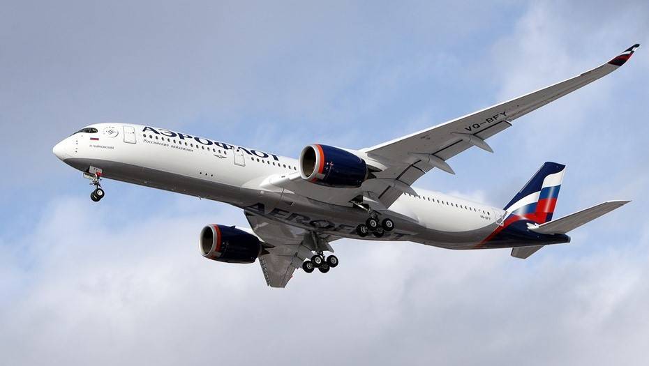 "Аэрофлот" презентовал первый в России самолет Airbus A350 с кроватями и баром в бизнес-классе