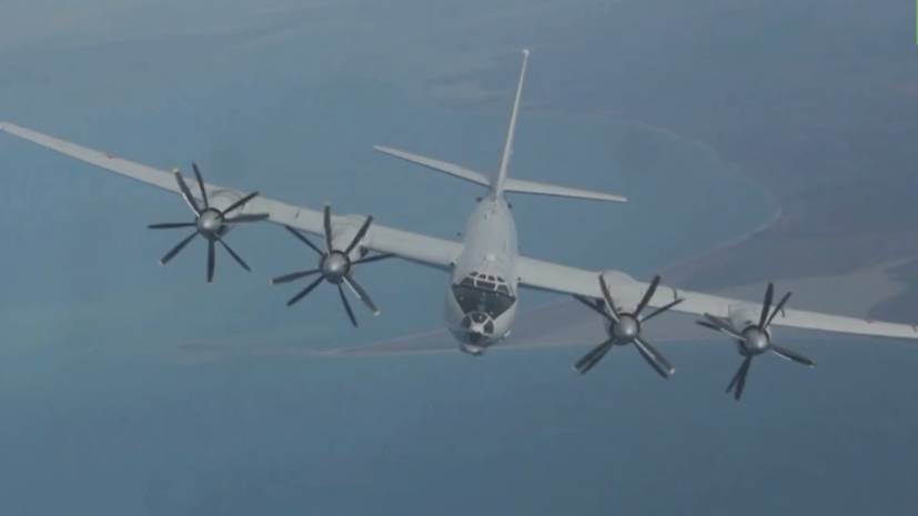 Экипажи Ил-78 отработали дозаправку Ту-142 и Су-30СМ в небе над Крымом