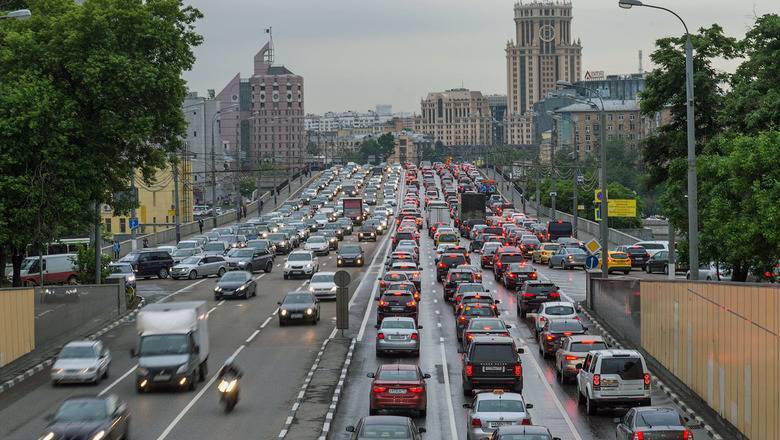 Эксперт сомневается, что российские автомобили смогут предупреждать о нарушениях ПДД