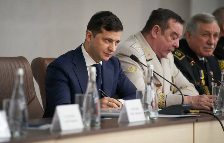 Зеленский раскритиковал деятельность кабинета министров