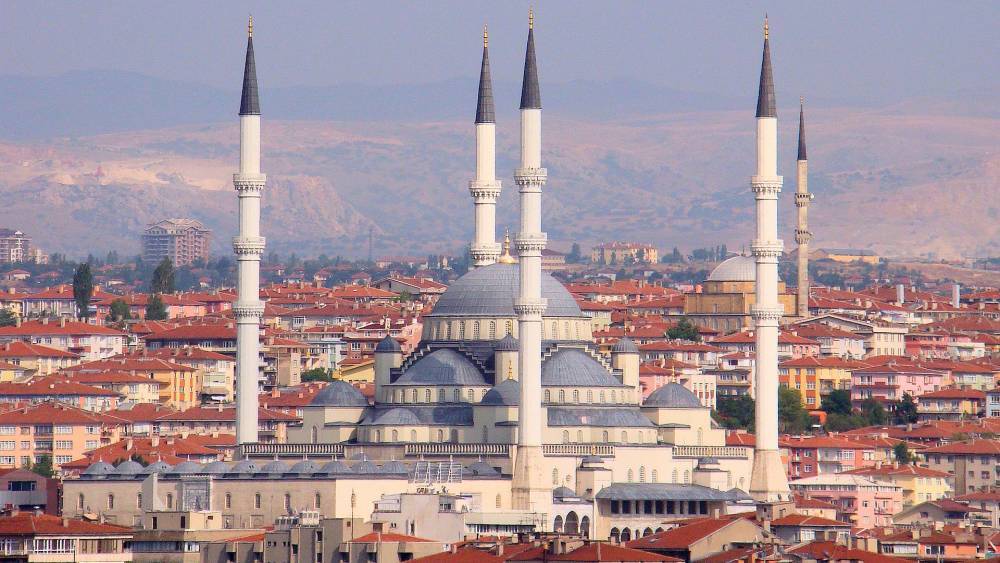 Власти Турции закроют въезд в страну ряду туристов