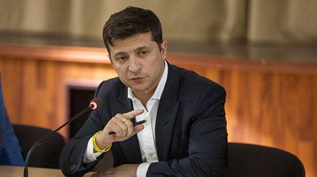 Украинский парламент отправил в отставку премьер-министра на внеочередном заседании