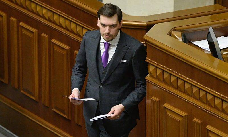 Депутаты Рады уволили главу правительства Украины