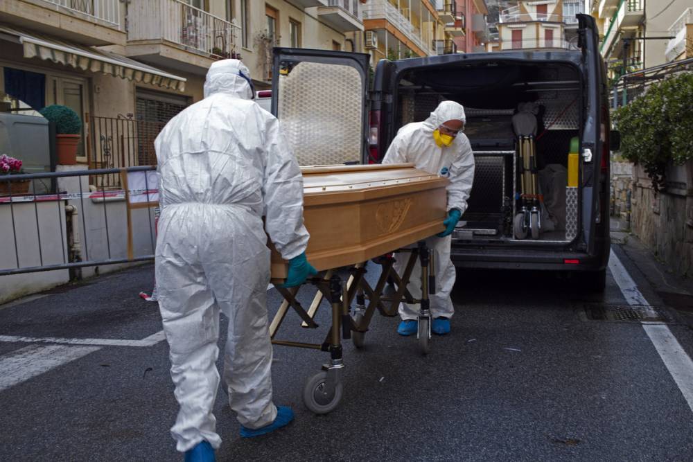 Число жертв коронавируса в Италии превысило 100 человек