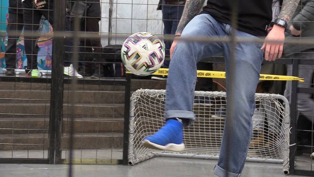Турнир по панна-футболу провели в петербургском метро.