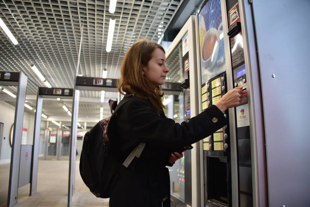 Пассажиры метро Москвы за зиму купили более 92 тысяч литров горячих напитков