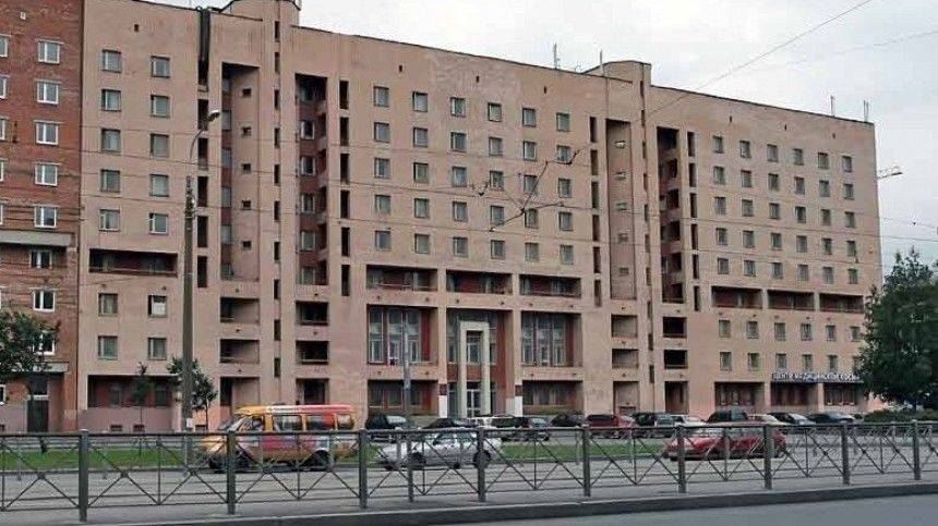 Студентов-медиков заперли в петербургском общежитии из-за коронавируса