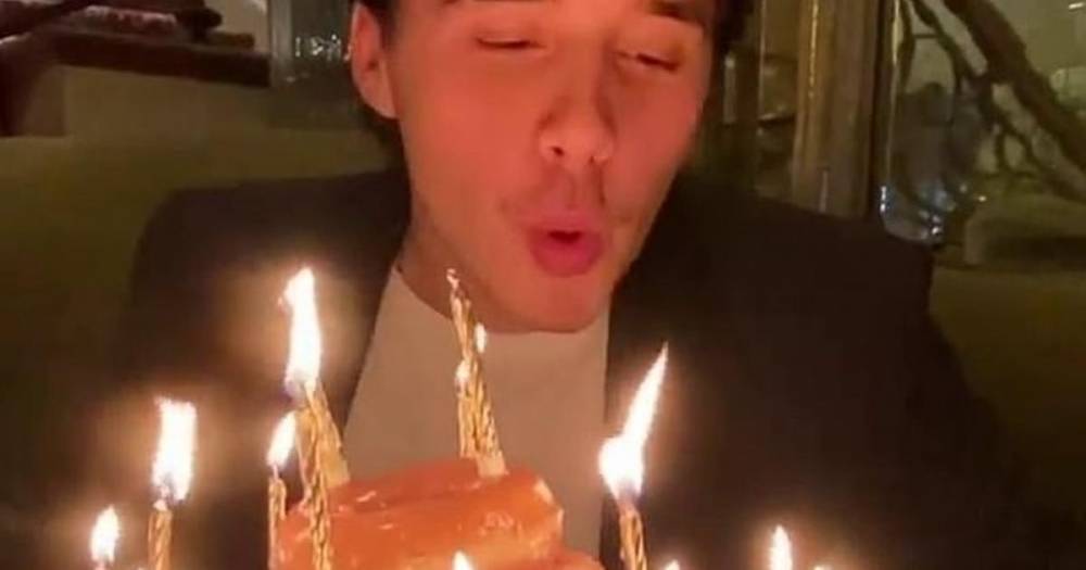 Сын Бэкхемов получил на день рождения 21 пончик вместо торта