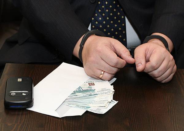 Бывший замминистра экономического развития Тверской области получил пять лет "строгача" за взятку