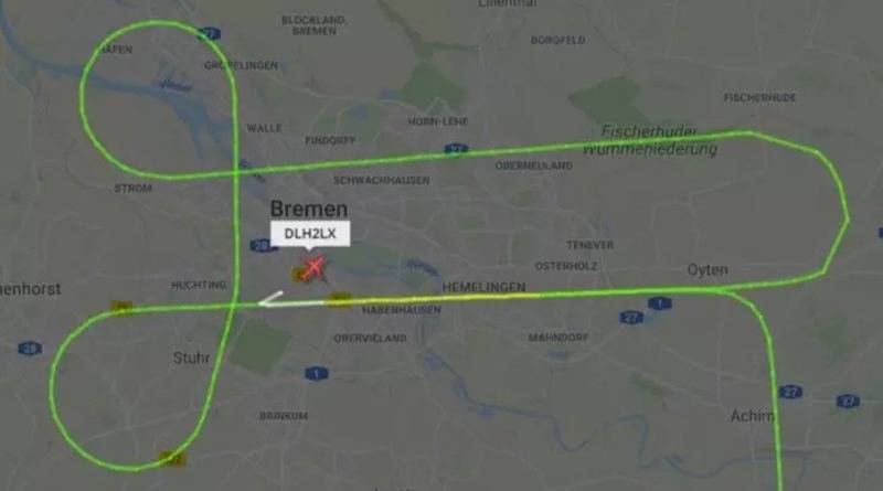 Пилот Lufthansa в ожидании посадки нарисовал самолетом форму мужского полового органа