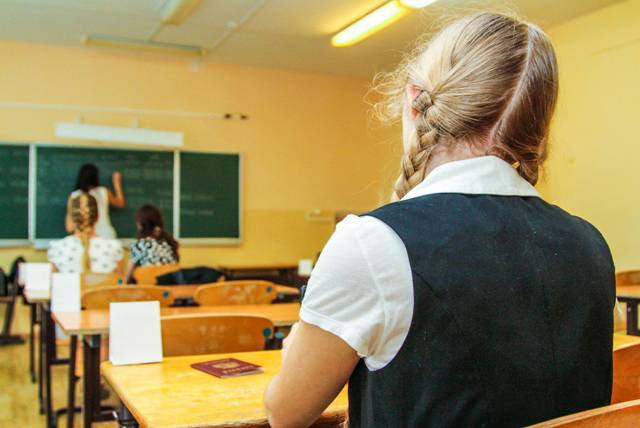 В РПЦ считают школьное образование для девочек бесполезным