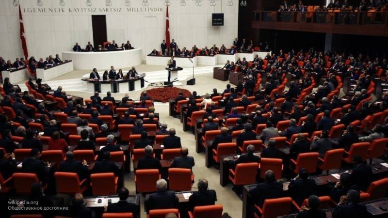 Мисмари на фоне преступлений Эрдогана в Ливии посмеялся над дерущимися политиками Турции